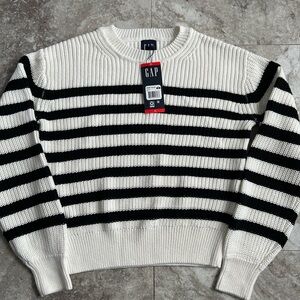 Gap Women’s Black and White Striped Crewneck Sweater Size XS